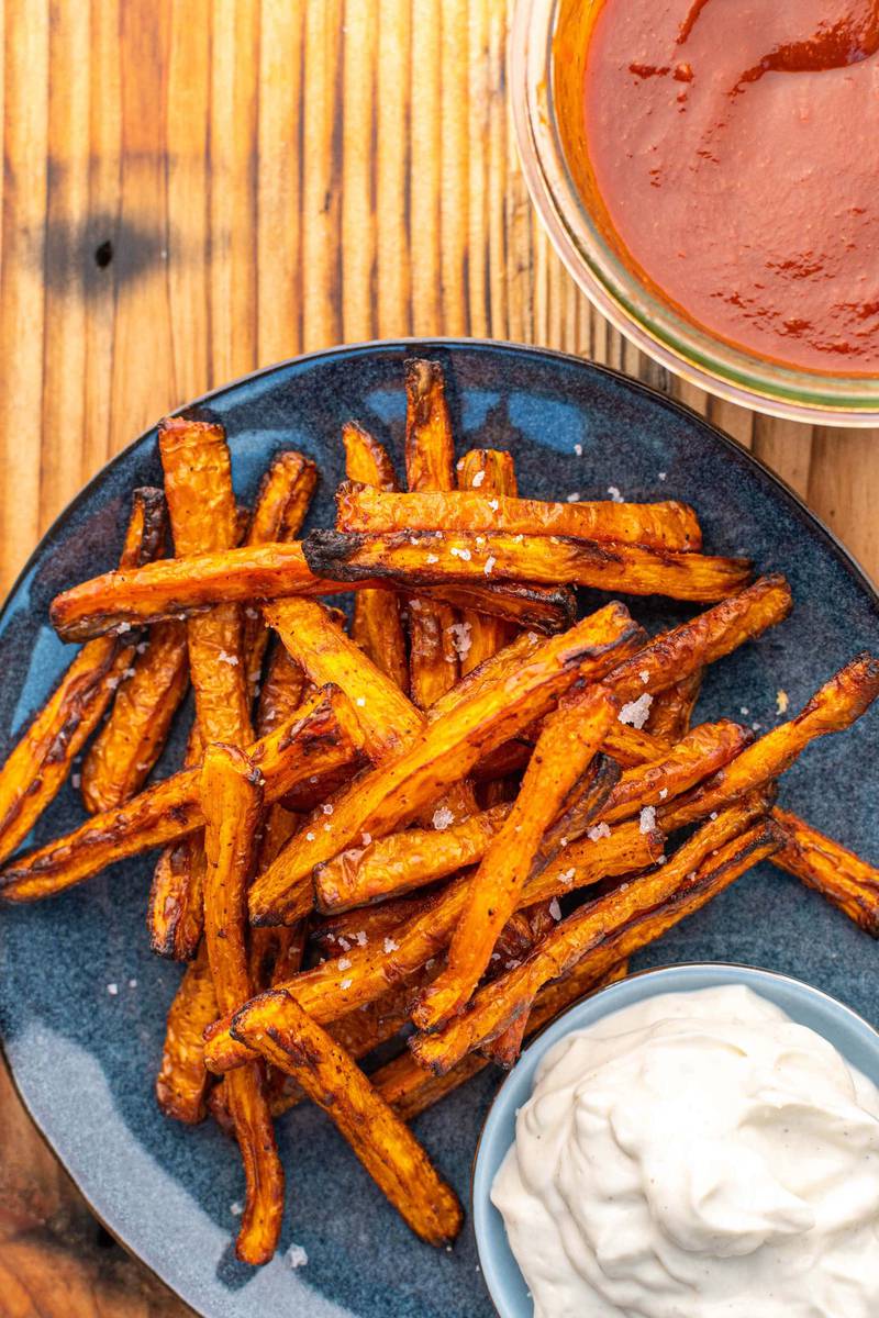 home-made healthy carrot fries baked