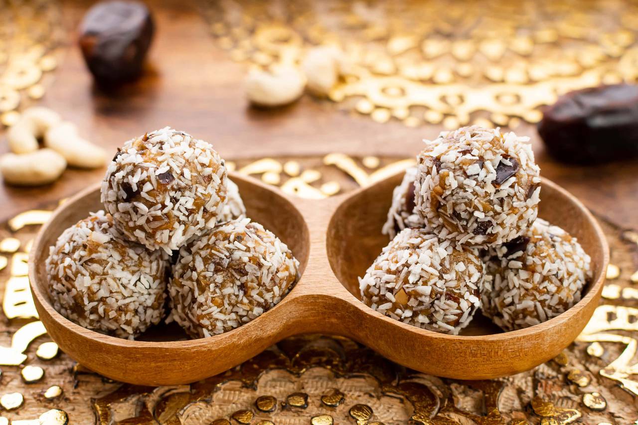 healthy vegan cashew energy bites