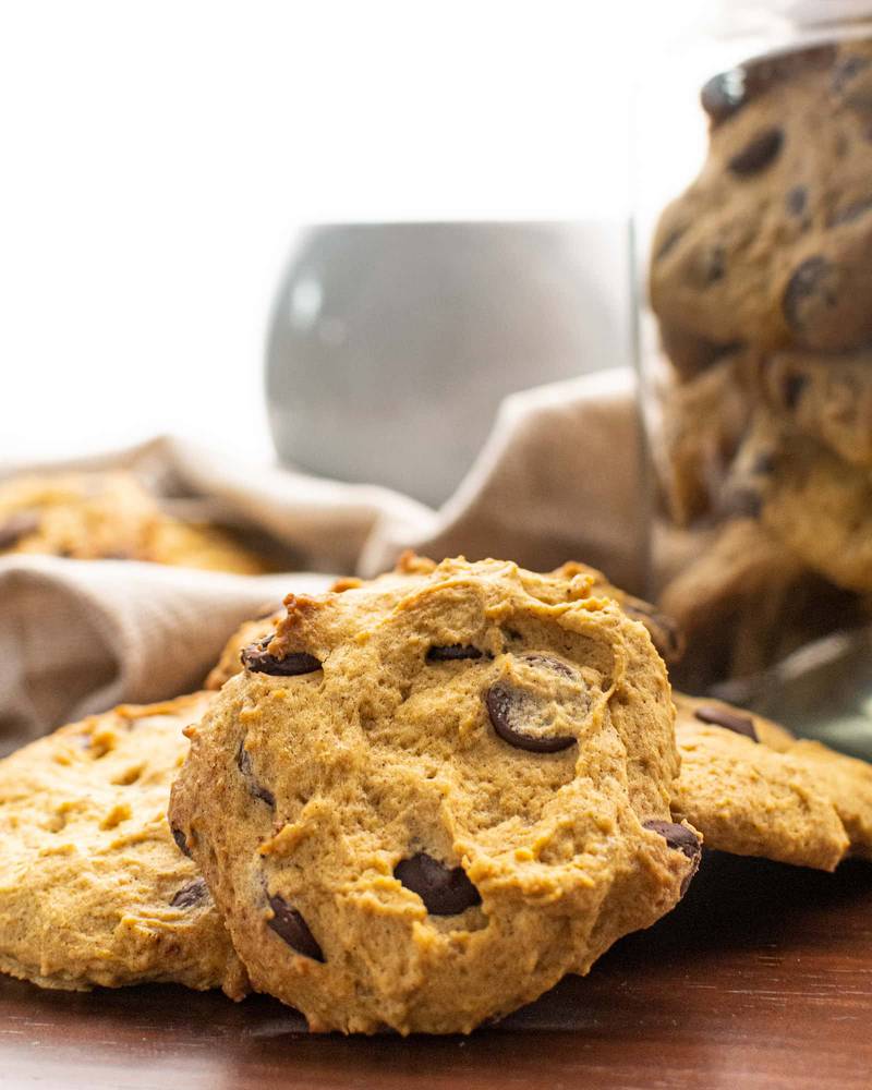 vegan pumpkin chocolate cookies