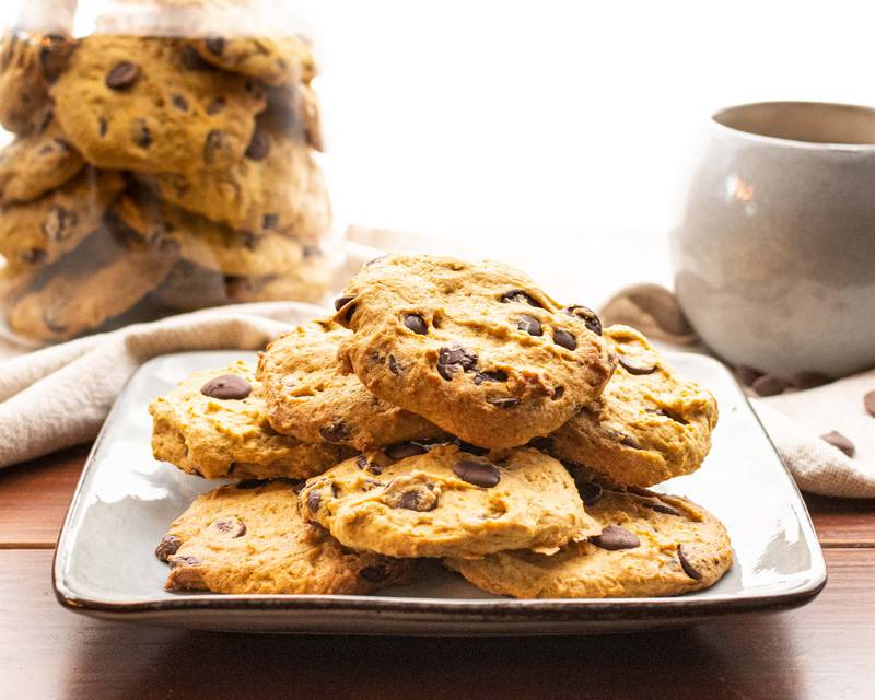 vegan pumpkin chocolate cookies